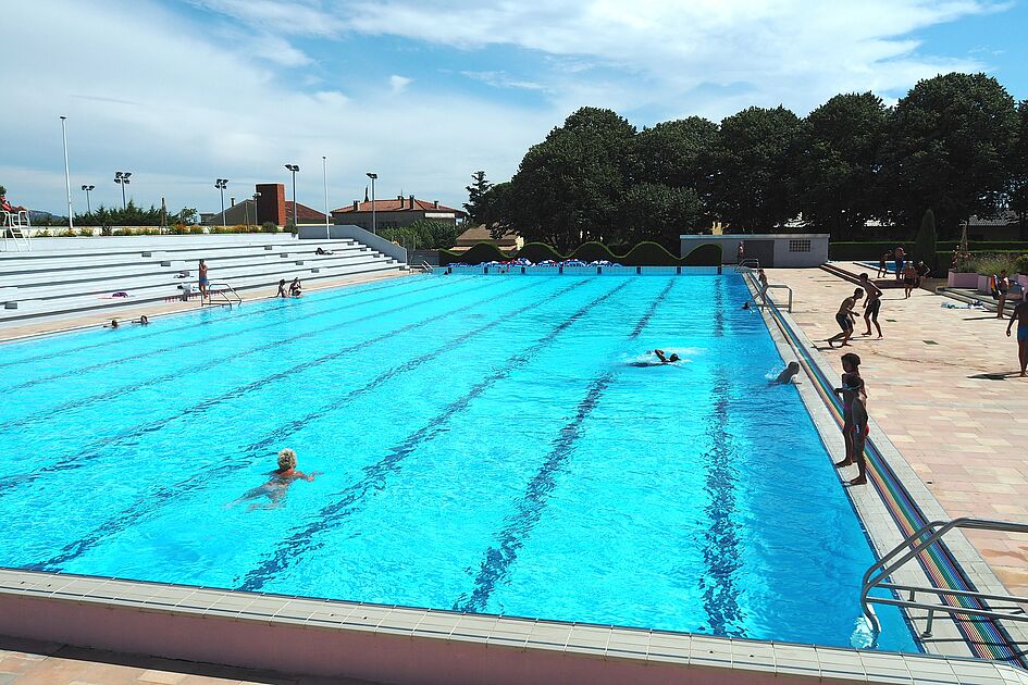 Piscine d'été et lac de Pignedoré – Été 2026